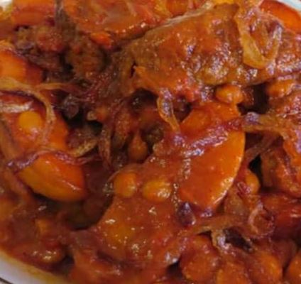 Khoresht-e Sib and Khoresht-e Kadoo Sirke-Shireh : Two healthy Iranian stews with a mildly sweet flavor.